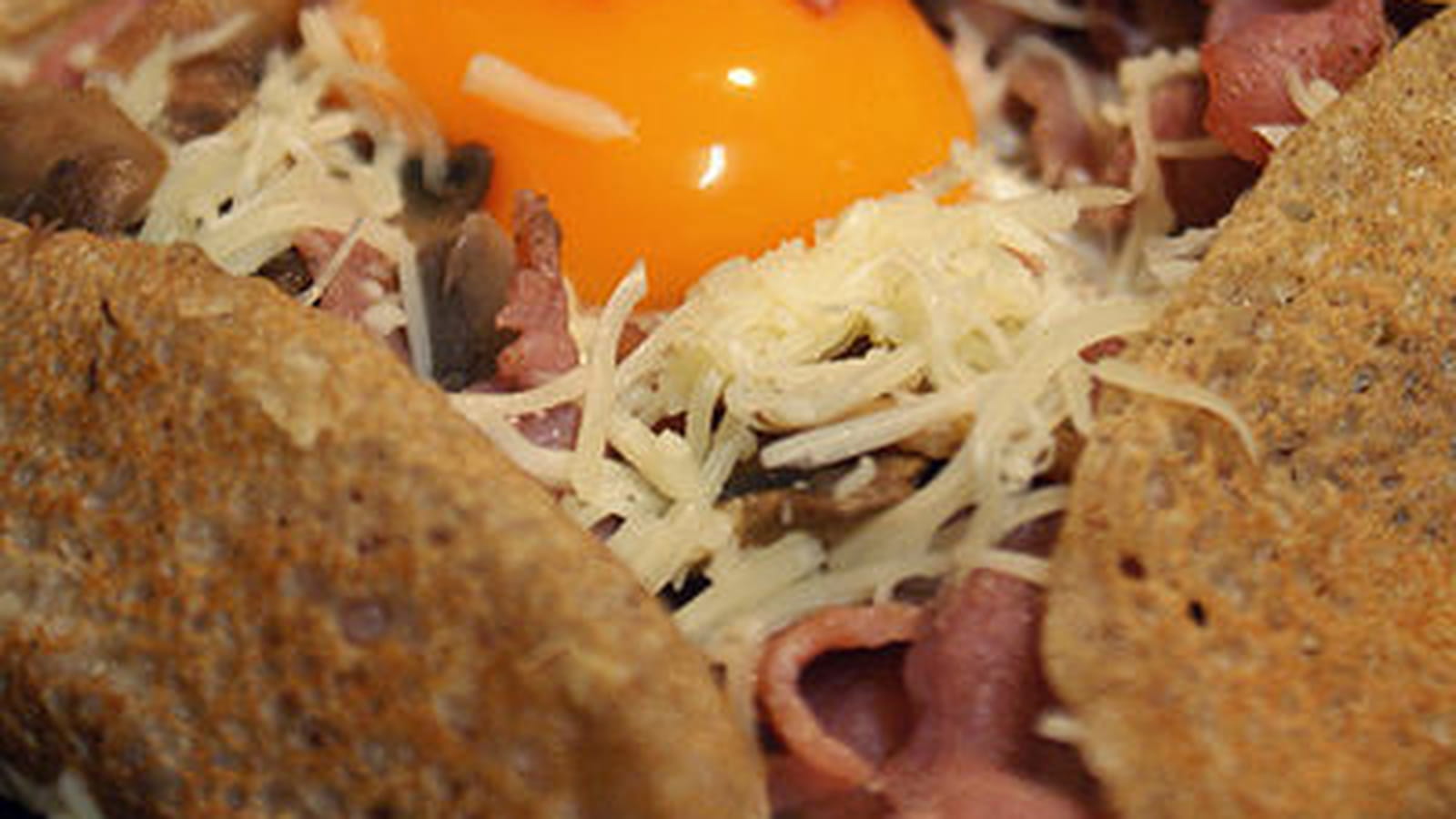 Galette bacon, champignons et oeuf miroir