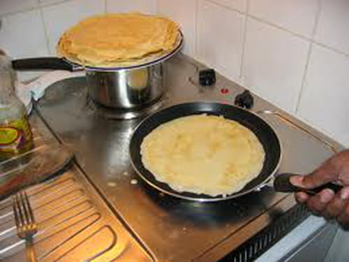 Pâte à crêpes au sucre vanillé et rhum
