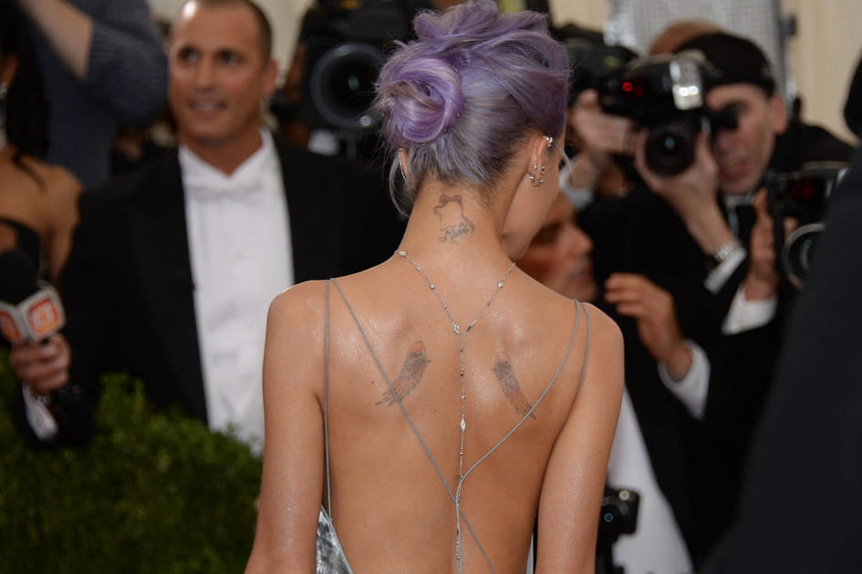 Les ailes tatou&eacute;es dans le dos de Nicole Richie