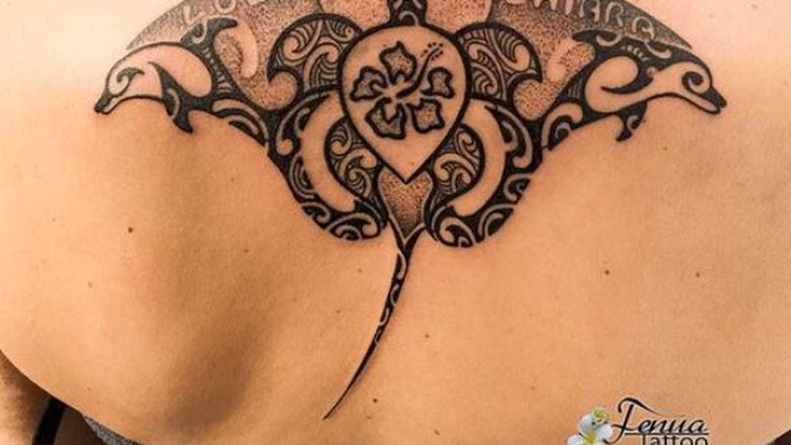 Animaux maori dans le dos