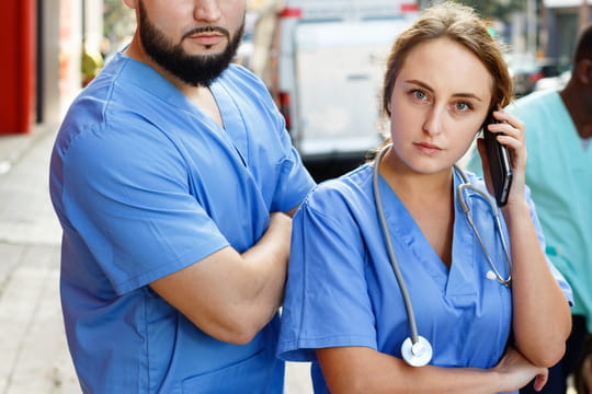 Comment bien expliquer ses sympt&ocirc;mes quand on appelle le Samu (15)&nbsp;?