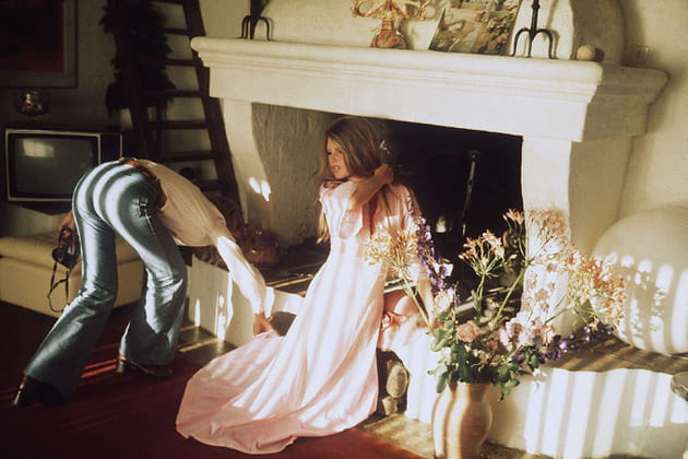 Brigitte Bardot dans son salon &agrave; La Madrague&nbsp;: elle y recevait parfois la presse