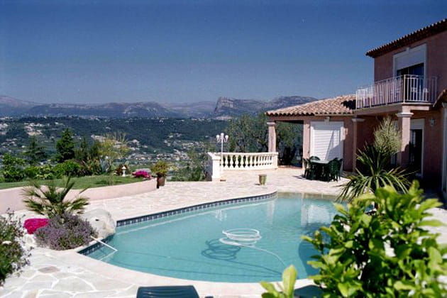 Une piscine en b&eacute;ton projet&eacute;
