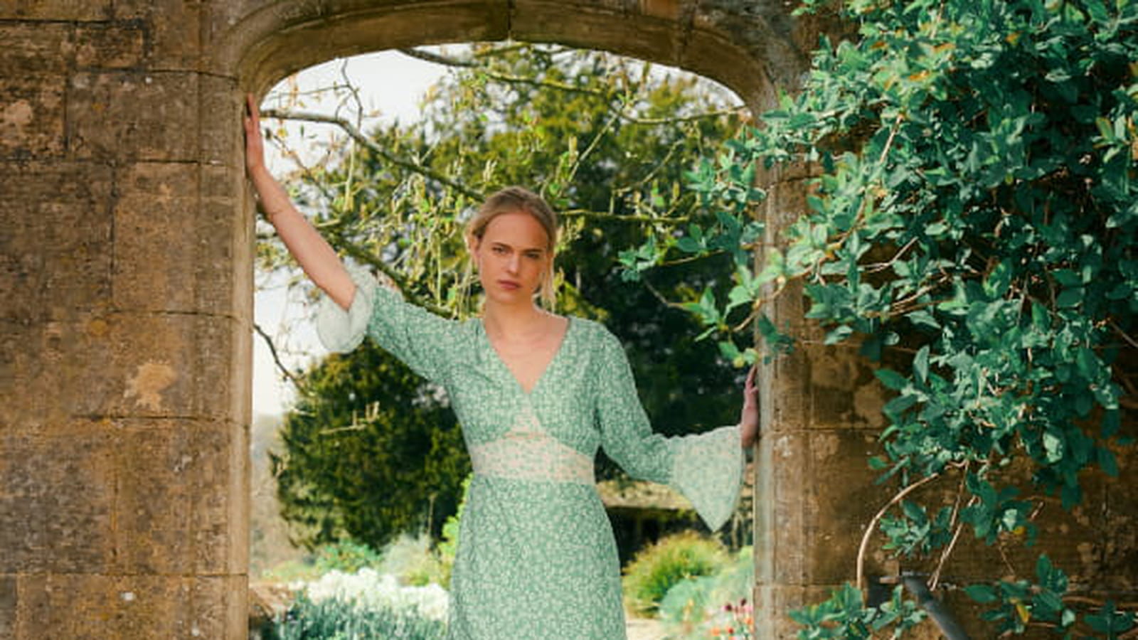 40 pièces sur lesquelles toutes les invitées devraient miser pour un mariage d'été au summum du style