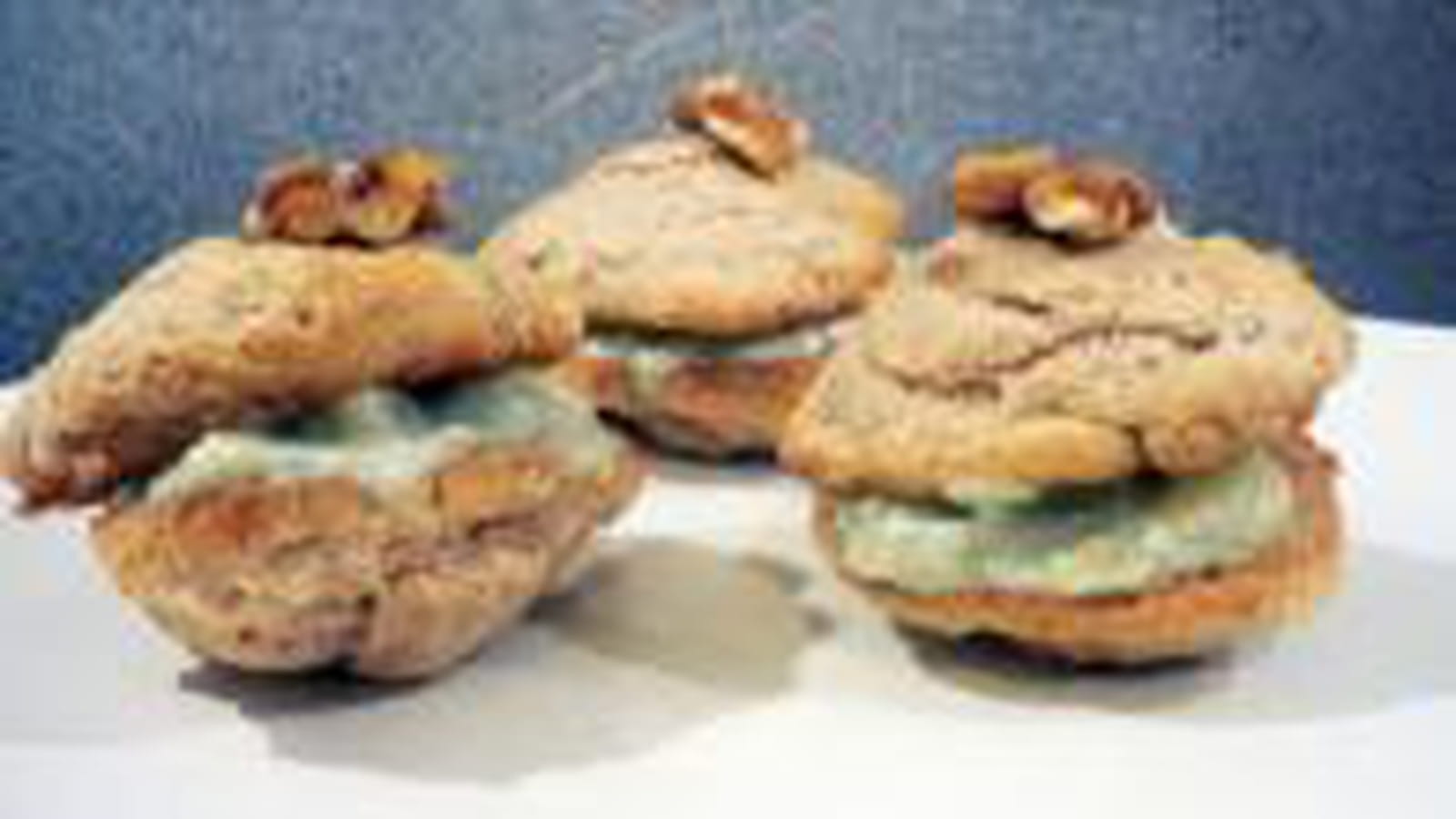Whoopies noix poire roquefort 