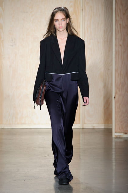 D&eacute;fil&eacute; DKNY