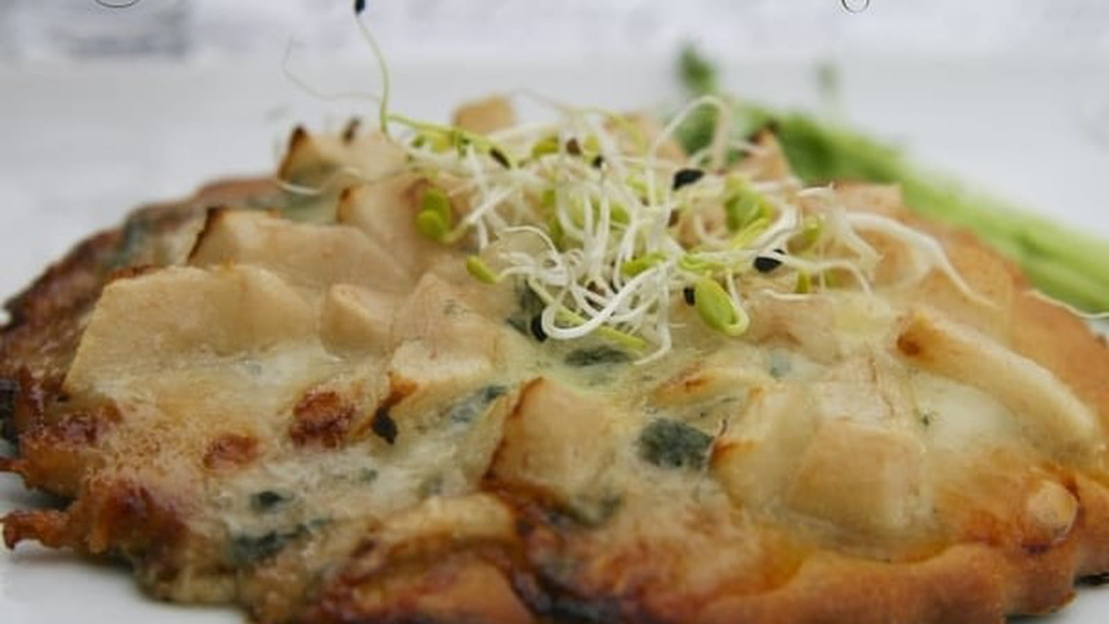 Tartelette sans gluten à la poire et au Roquefort