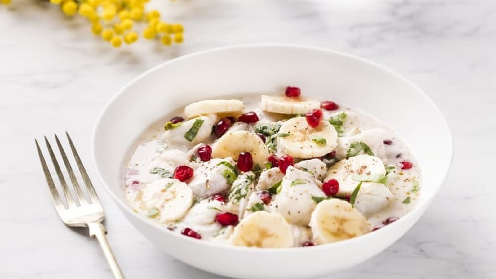 Ceviche de cabillaud au lait de coco, à la banane et à la grenade