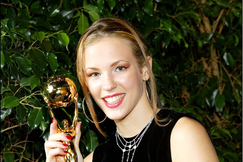 Lorie, lumineuse avec ses paupi&egrave;res m&eacute;talliques