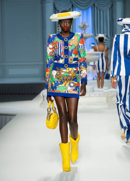 Look 30&nbsp;du d&eacute;fil&eacute; Moschino
