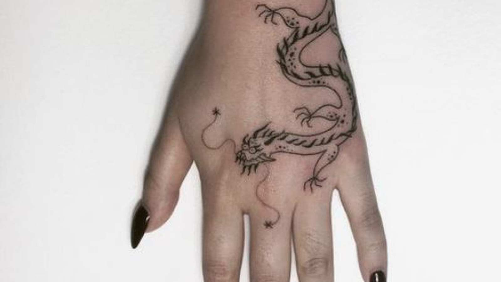 Dragon simple sur la main