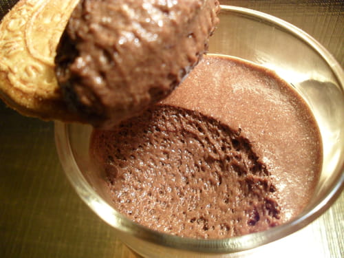 Mousses au chocolat noir et praliné