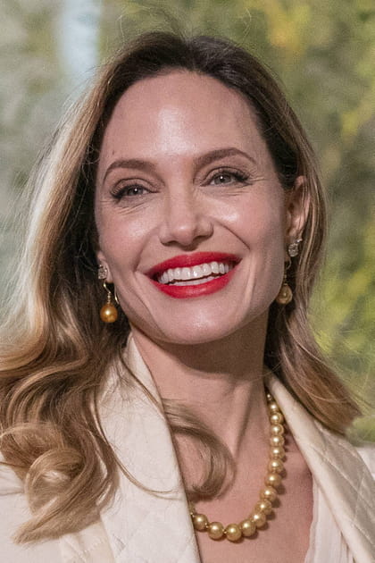 Angelina Jolie maquill&eacute;e