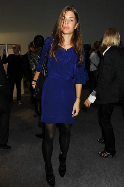 Charlotte Casiraghi en robe bleue &agrave; volants