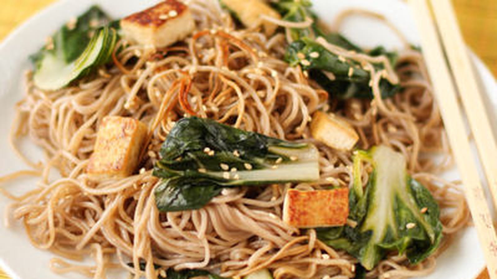 Nouilles soba aux blettes et au tofu