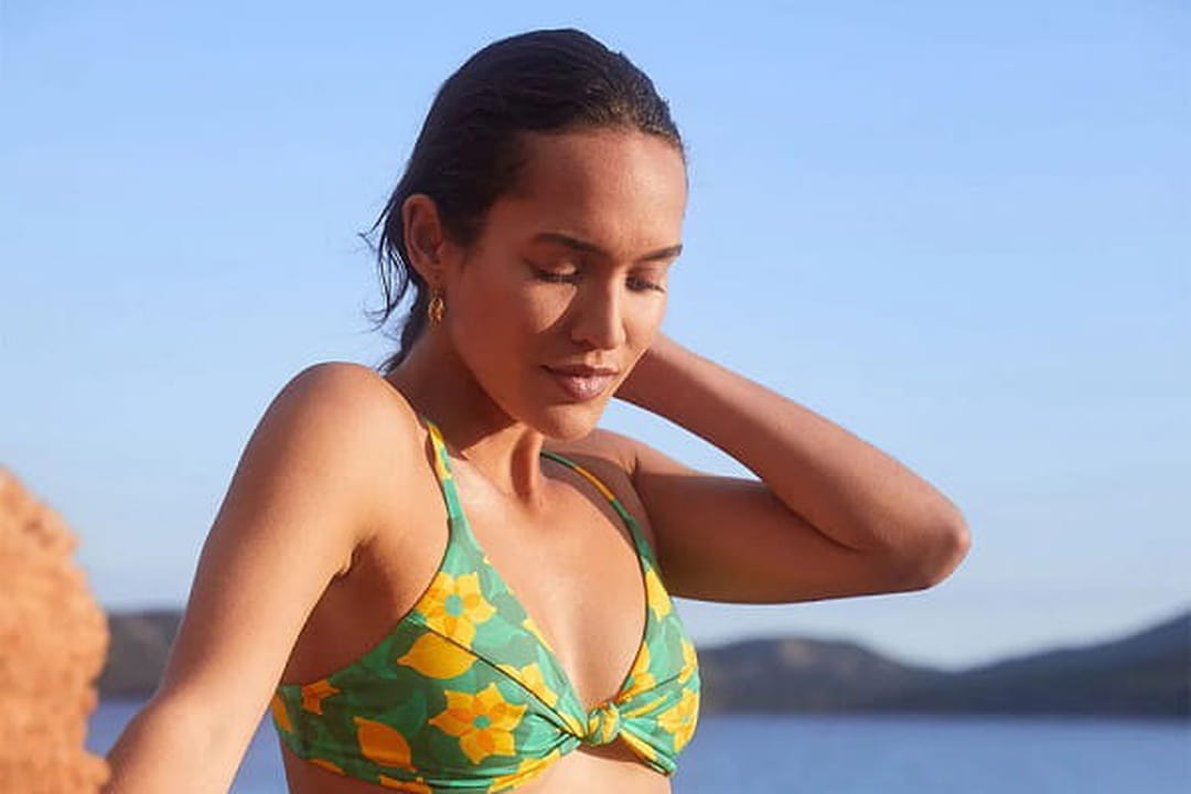 Maillot de bain deux pièces jaune et vert