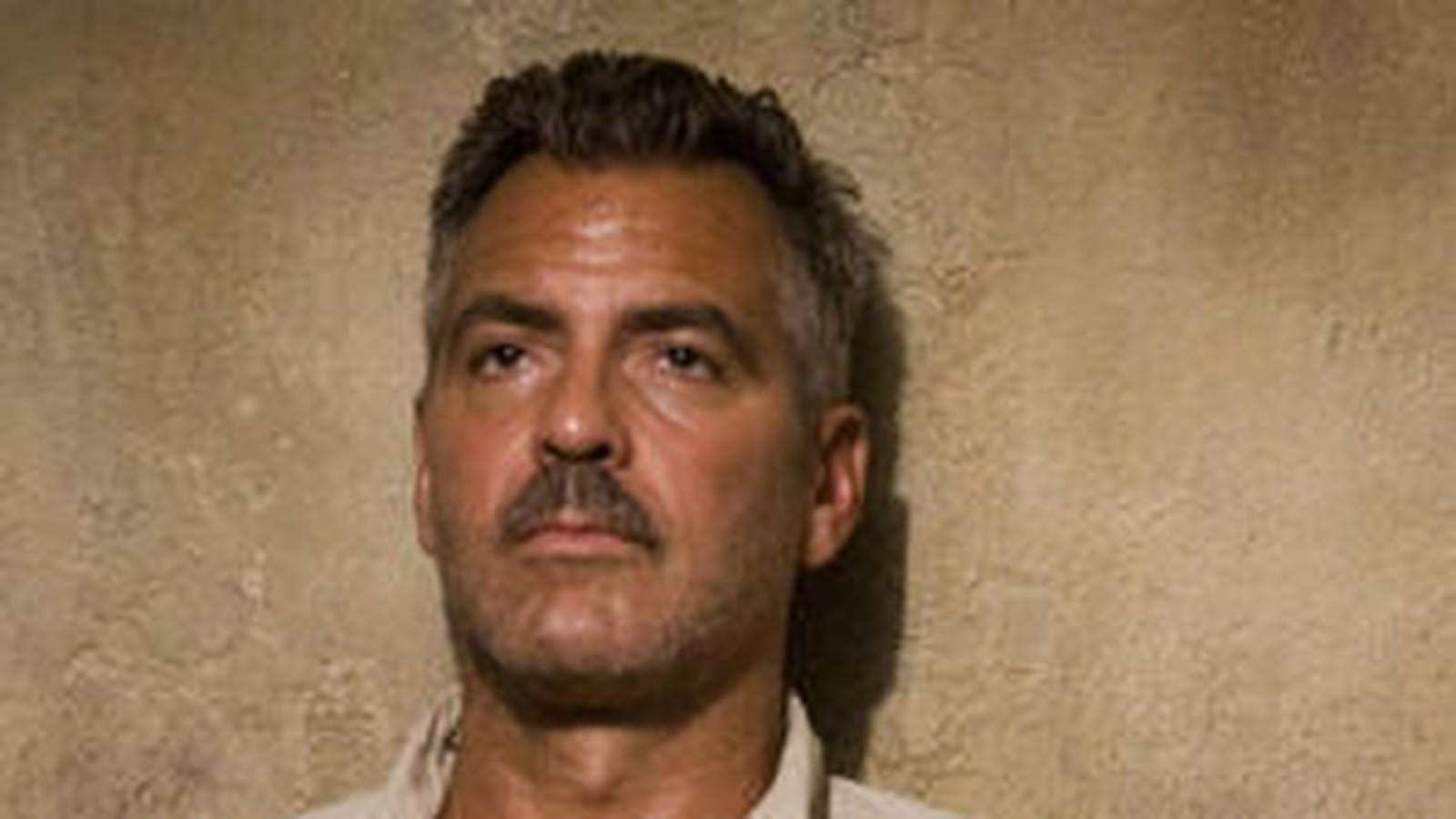 George Clooney, avec moustache