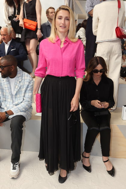 Julie Gayet au d&eacute;fil&eacute; Chanel
