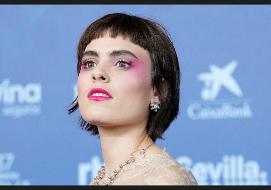 Flop&nbsp;: l'overdose de fard &agrave; paupi&egrave;res de Jone Laspiur