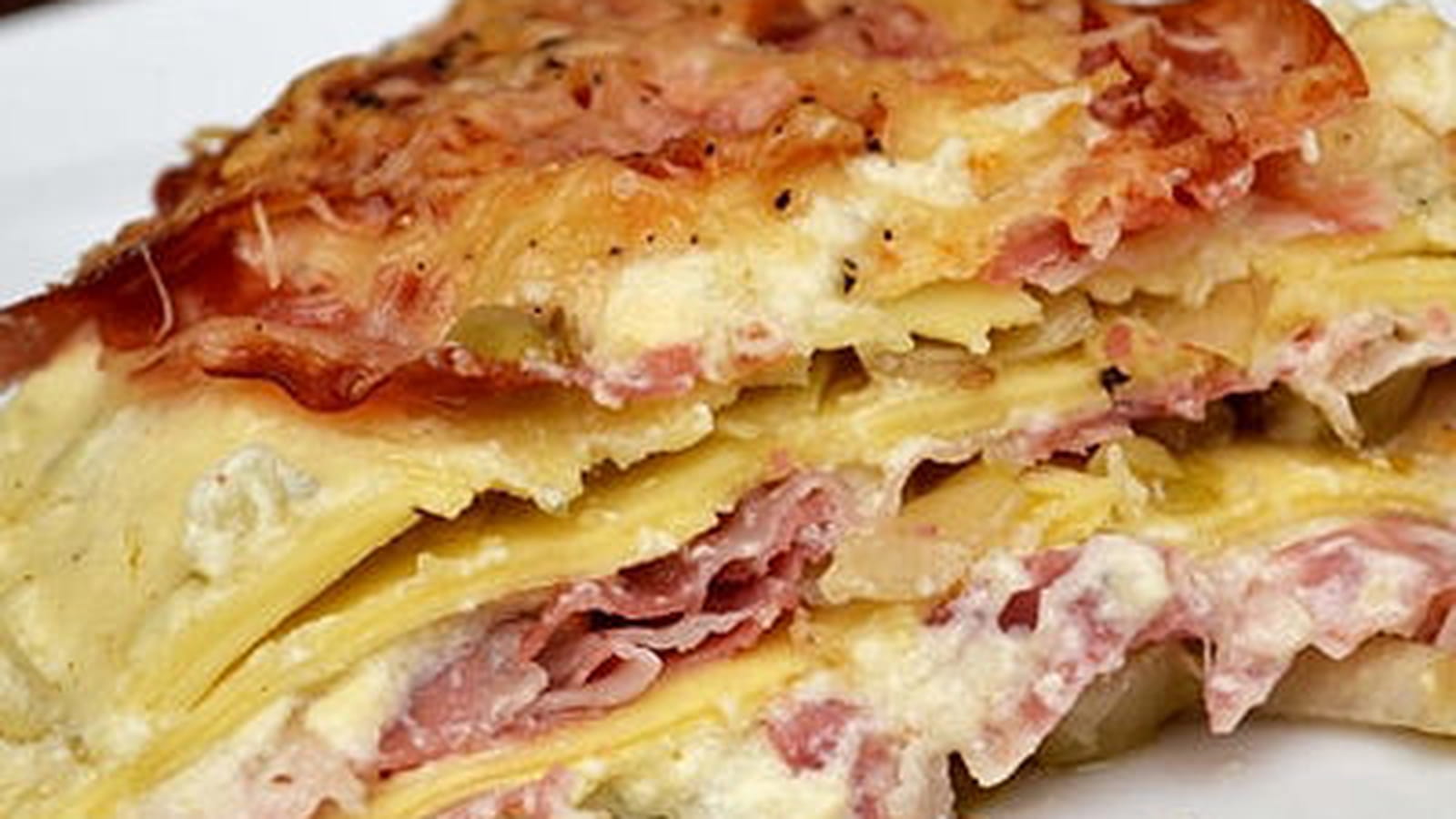 Lasagnes chicons, pancetta et béchamel au bleu de Bresse