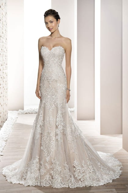 Une robe idyllique, Demetrios