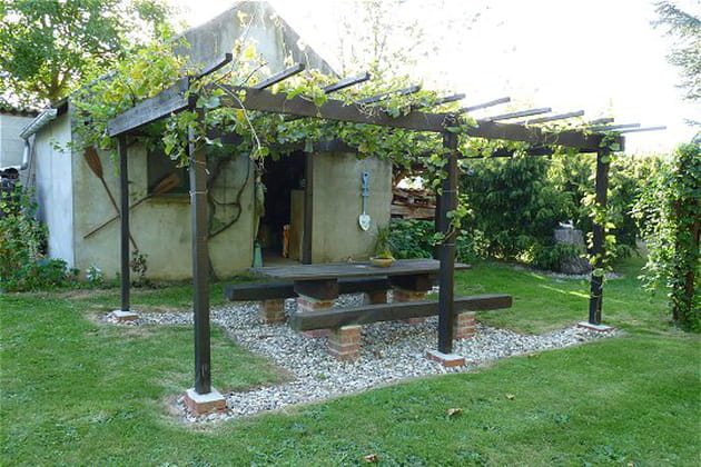 Pergola en bois de r&eacute;cup&eacute;ration
