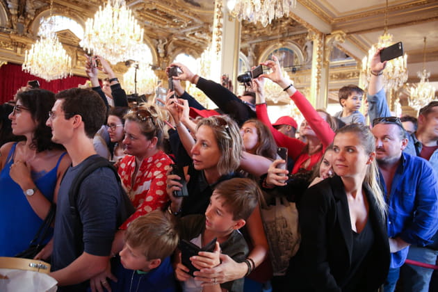Foule sous les ors de la R&eacute;publique