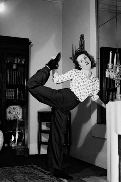 Danielle Darrieux, acrobate