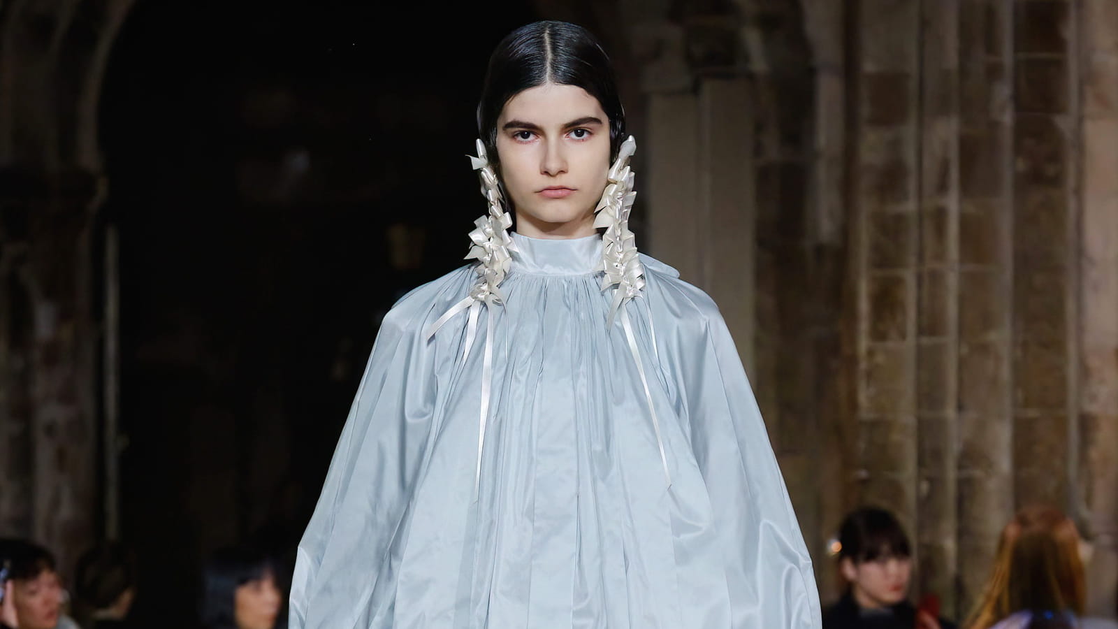 Défilé Simone Rocha automne-hiver 2024-2025