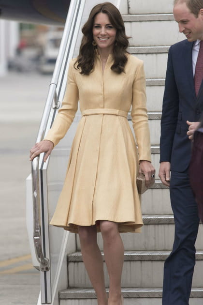 Kate Middleton en robe jaune Emilia Wickstead en 2016