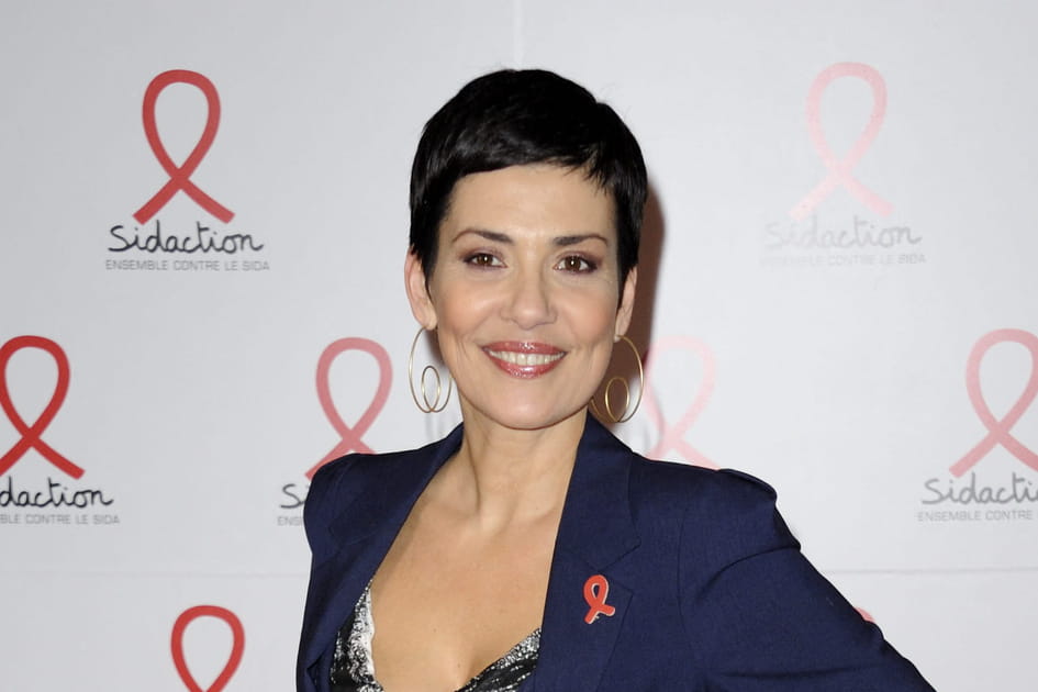 La coupe courte embl&eacute;matique de Cristina Cordula