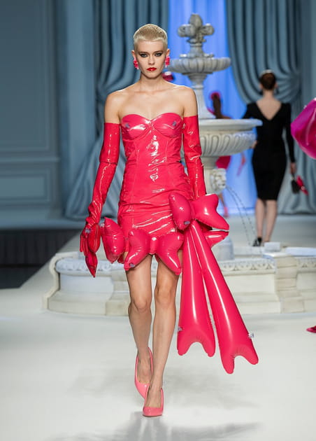Look 50&nbsp;du d&eacute;fil&eacute; Moschino