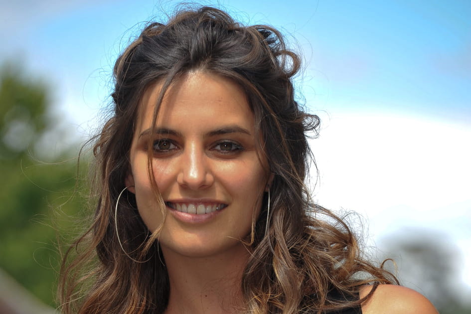 Les m&egrave;ches attach&eacute;es de La&euml;tita Milot