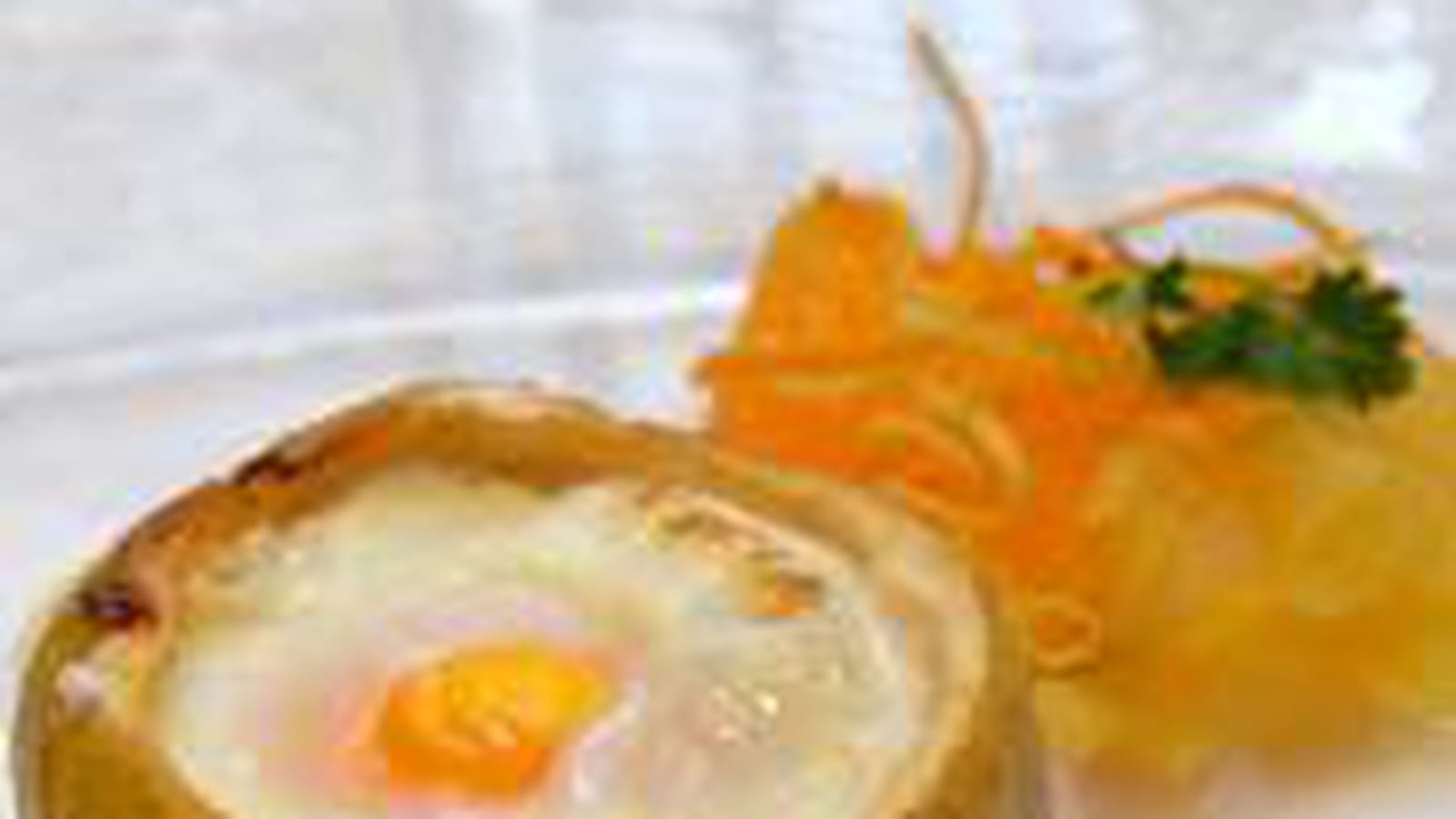 Oeufs cocotte de pommes au brie