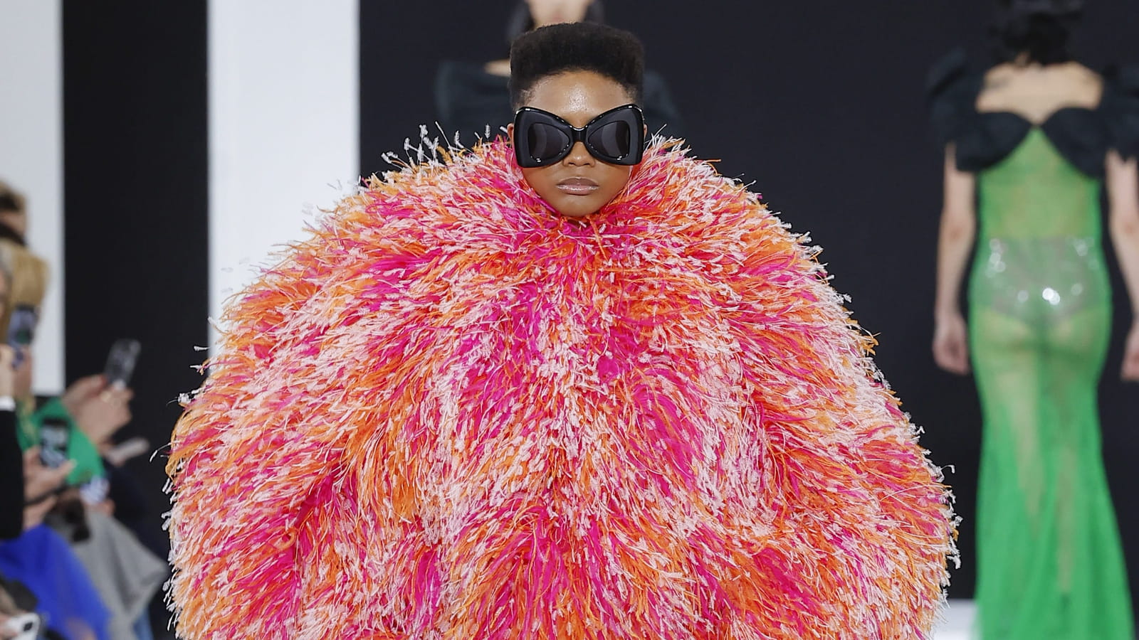 Look 18