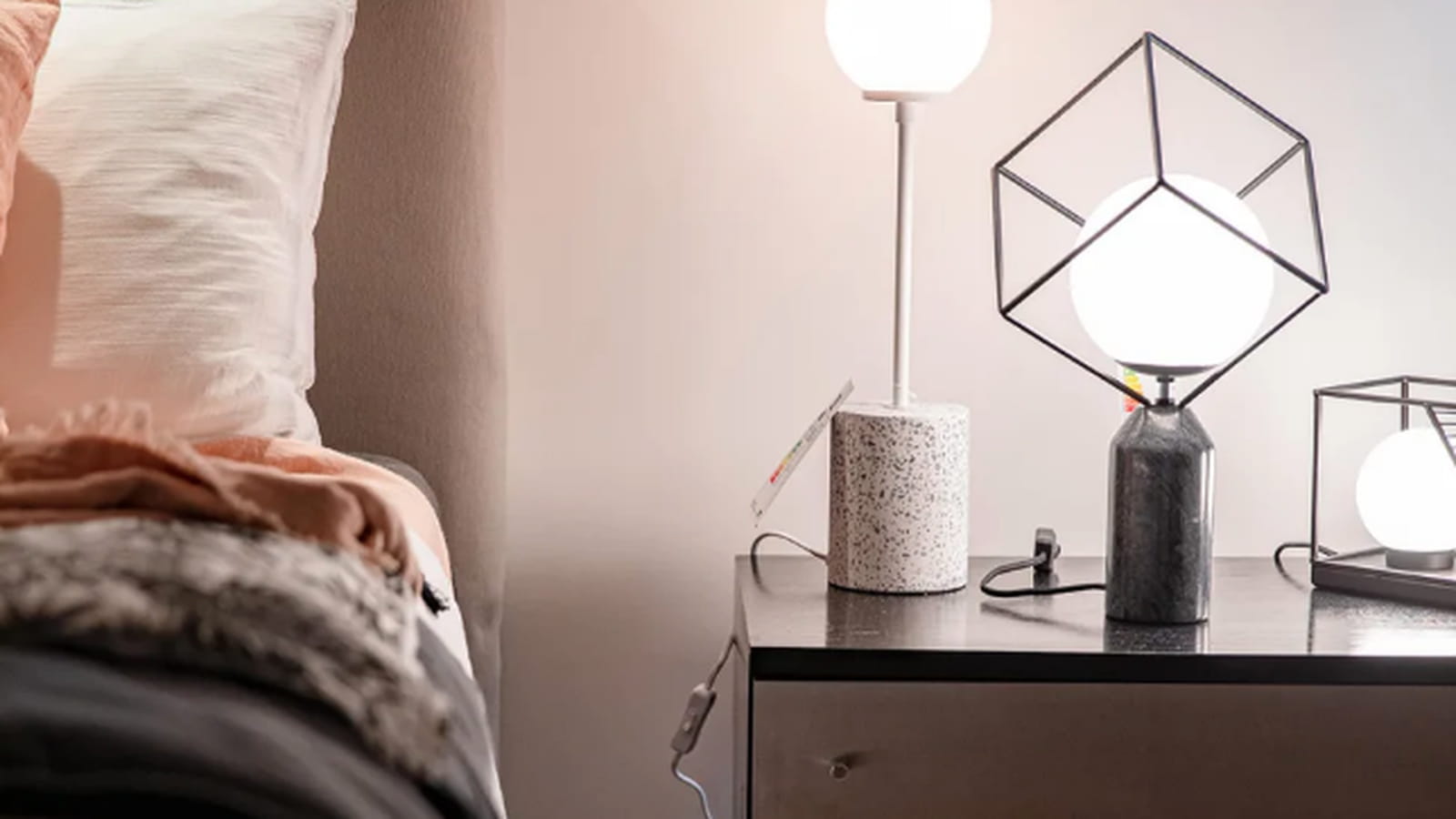 Une lampe en terrazzo