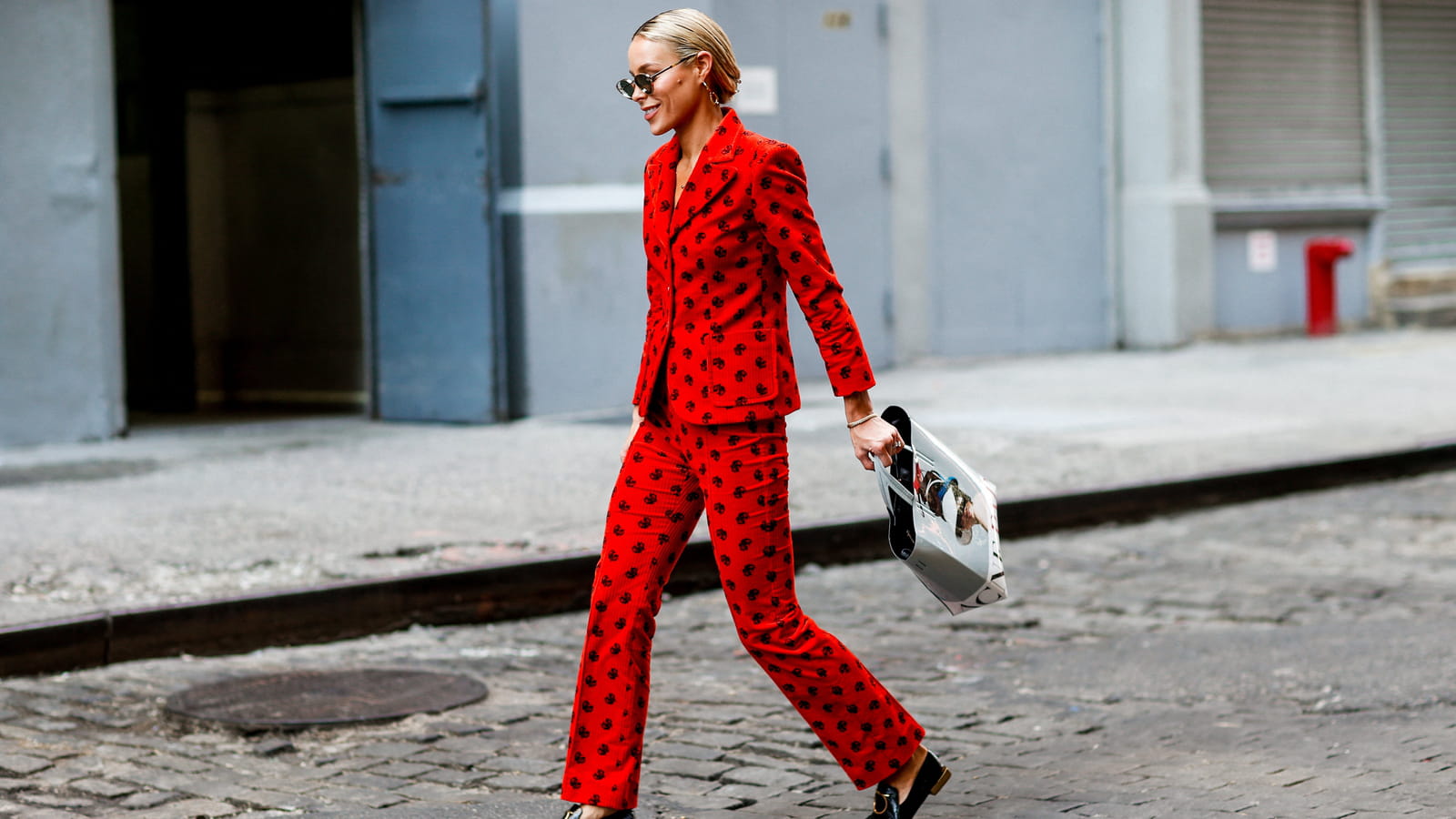 30 looks inspirants pour adopter le motif pois avec style
