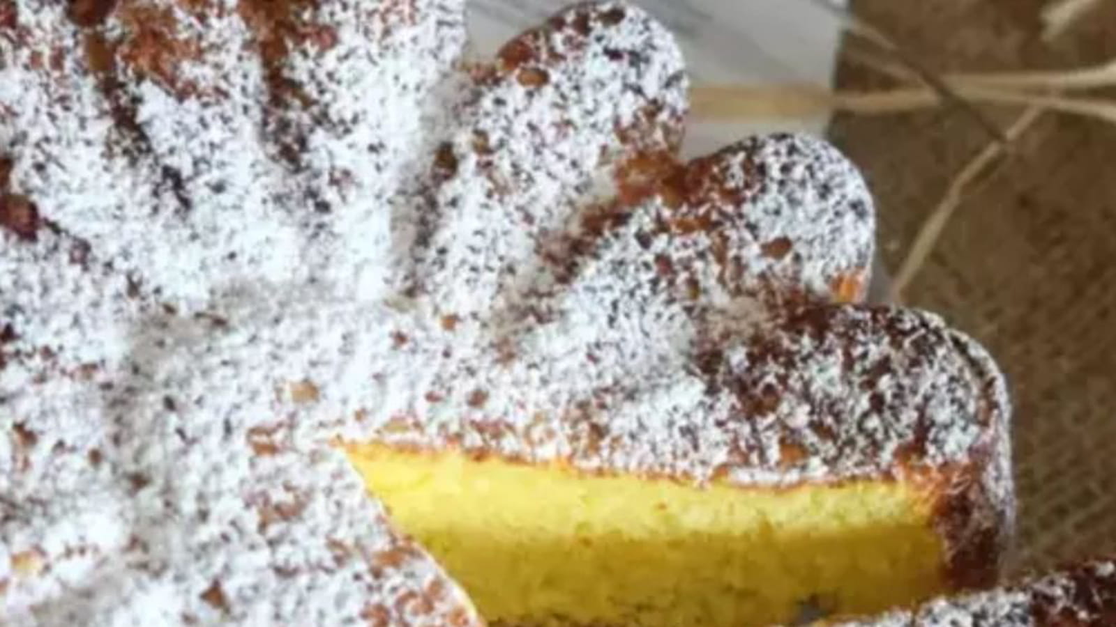 Gâteau léger à la noix de coco et son coulis de mangue