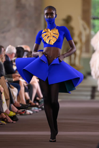 Look 13&nbsp;du d&eacute;fil&eacute; Schiaparelli haute couture automne-hiver 2023-2024