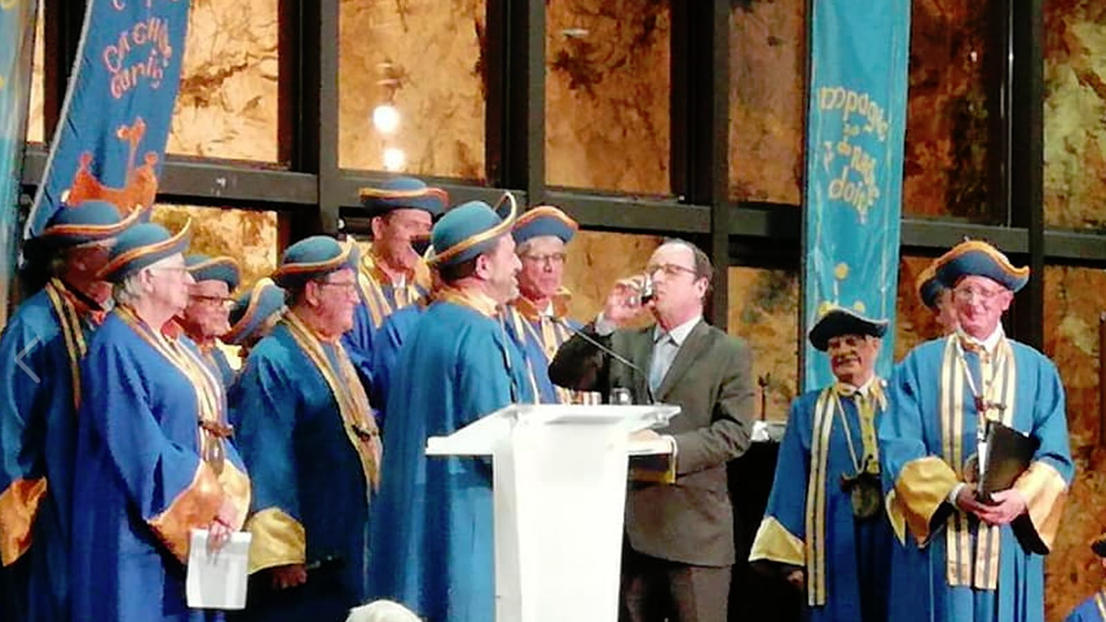 François Hollande et la Compagnie de la Côté du Rhône du Gard