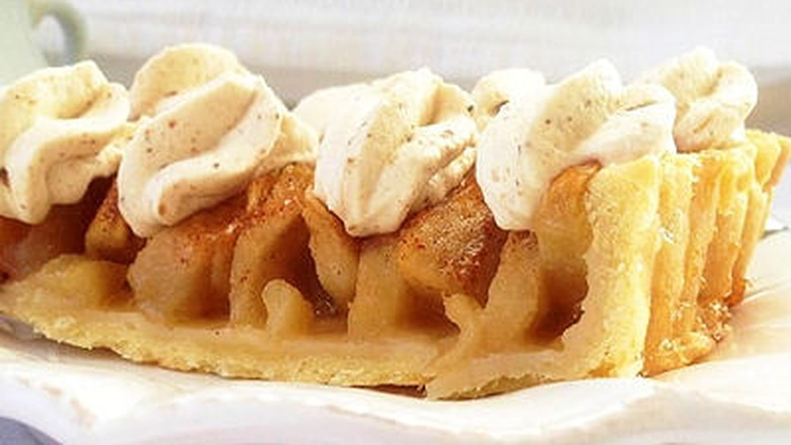 Tarte aux pommes chantilly praliné et noix