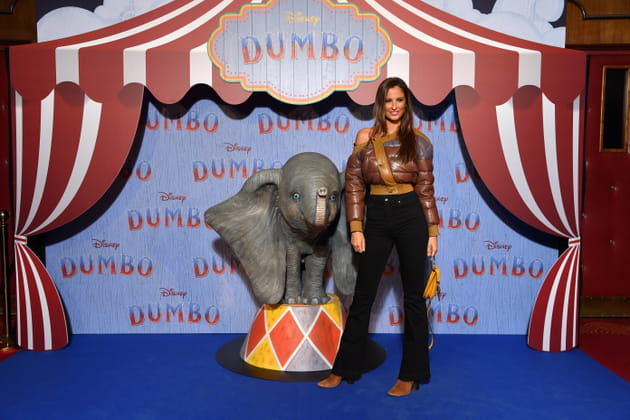 Malika M&eacute;nard en pantalon pattes d'eph' pour l'occasion