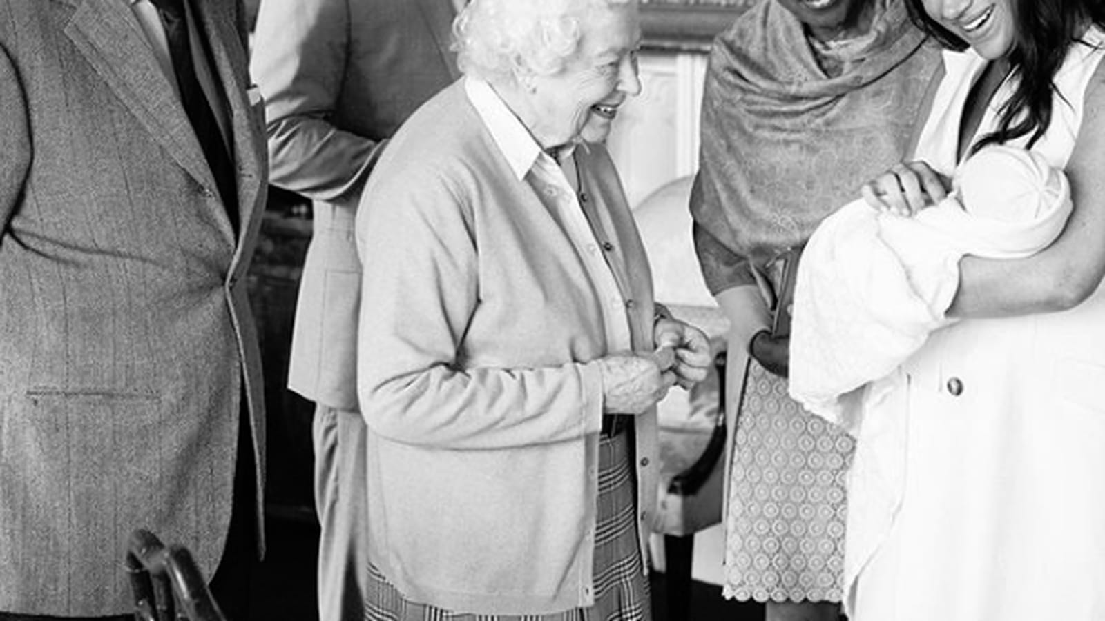 Le duc d’Édimbourg, le prince Harry, la reine Elisabeth II, Doria Ragland, Meghan Markle et son fils Archie-Harrison Mountbatten-Windsor