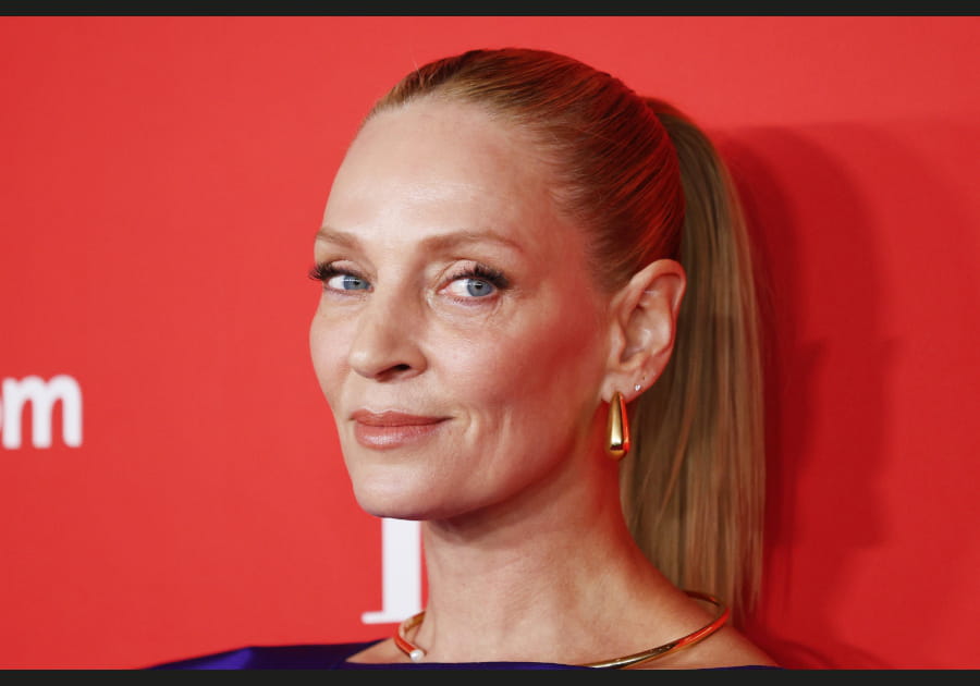 Top&nbsp;: la queue-de-cheval plaqu&eacute;e d'Uma Thurman