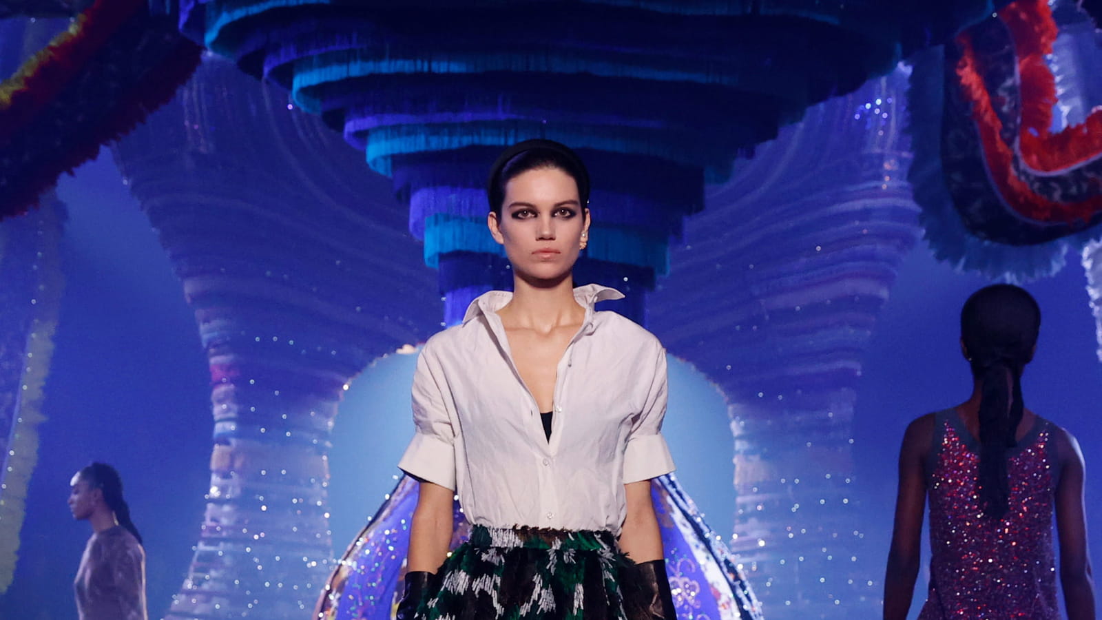 Look 60