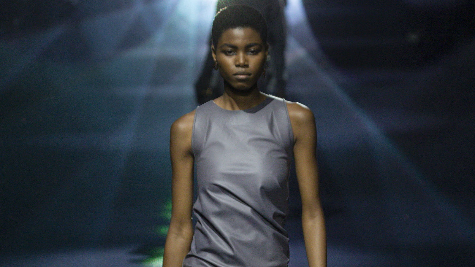 Look 10