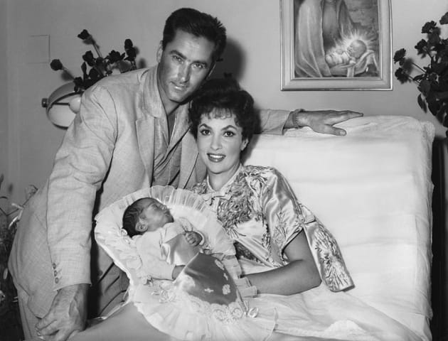 Gina Lollobrigida, ravissante apr&egrave;s la naissance de son fils Milko Skofic Jr