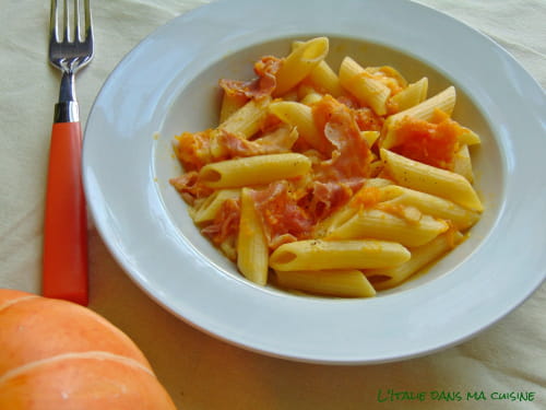Pâtes Pennette, citrouille, speck et scamorza fumée