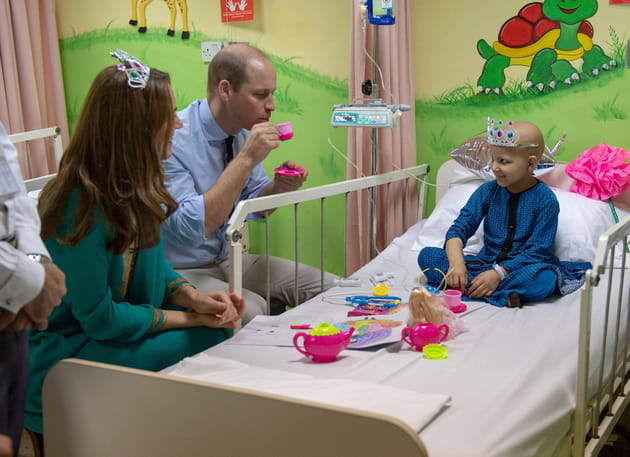 Kate et William, tea time &agrave; l'h&ocirc;pital&nbsp;