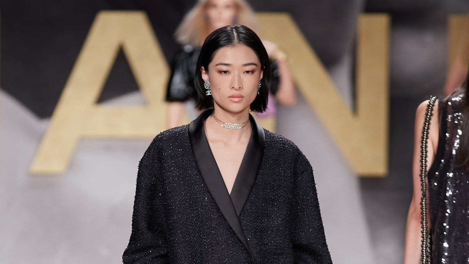 Look 12